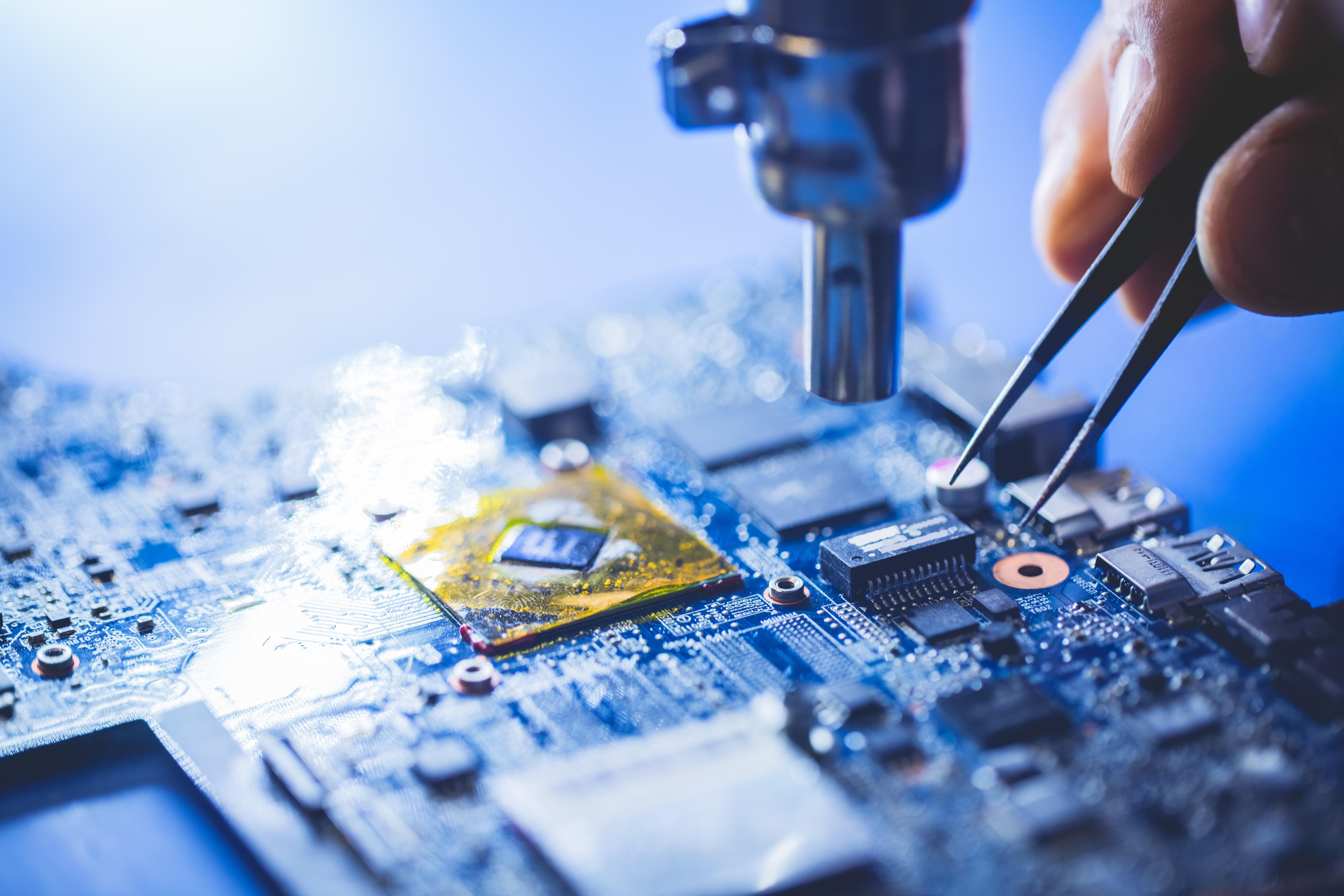 The Potential and Strategies for Exporting Electronic Components to the Middle Eastern Market